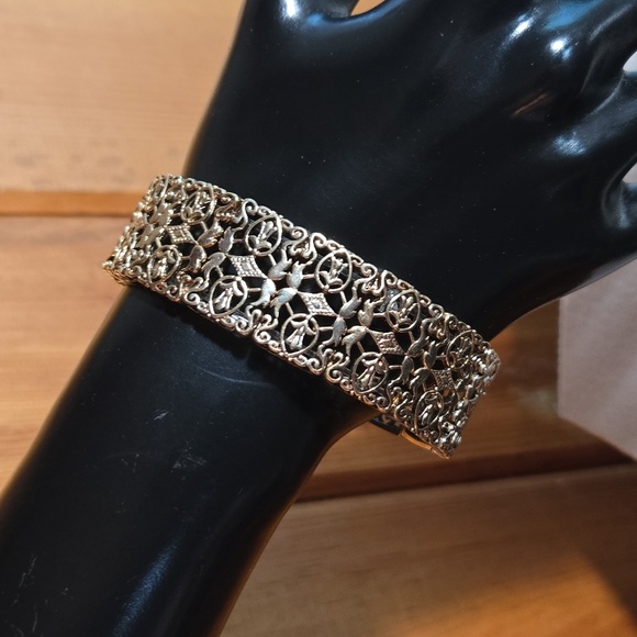 MONET GOLD TONE OPENWORK STRETCH PANEL BRACELET - Picture 1 of 6